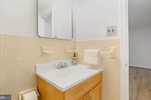 5250 Valley Forge Dr, Alexandria, VA 22304 - Photo 19