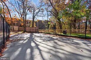 3307 Wyndham Cir, Alexandria, VA 22302 - Photo 15