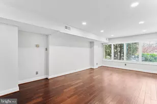 5340 Holmes Run Pkwy, Alexandria, VA 22304 - Photo 5