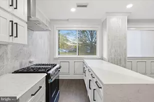625 Slaters Ln, Alexandria, VA 22314 - Photo 5