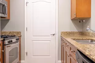 1115 Cameron St, Alexandria, VA 22314 - Photo 3