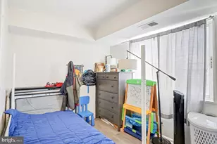 5340 Holmes Run Pkwy, Alexandria, VA 22304 - Photo 17