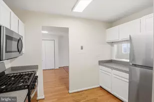 5340 Holmes Run Pkwy, Alexandria, VA 22304 - Photo 13