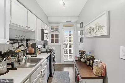 7 Russell Road #D, Alexandria, VA 22301 - Photo 11