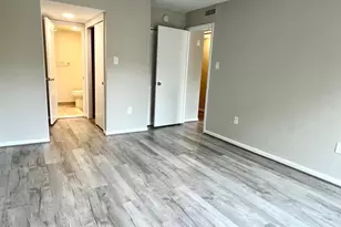 118 Roberts Ln, Alexandria, VA 22314 - Photo 23