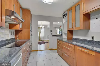307 Yoakum Parkway #609, Alexandria, VA 22304 - Photo 3