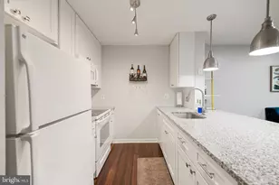 3309 Wyndham Cir, Alexandria, VA 22302 - Photo 7