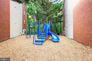 3309 Wyndham Cir, Alexandria, VA 22302 - Photo 27