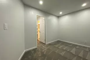 5340 Holmes Run Pkwy, Alexandria, VA 22304 - Photo 9