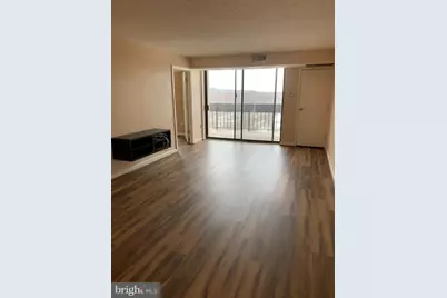 5300 Holmes Run Parkway #1209, Alexandria, VA 22304 - Photo 7