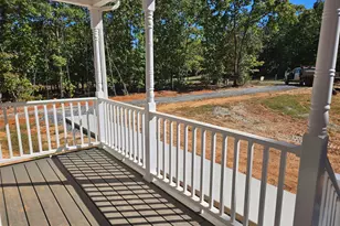 121 Sharps Creek Dr, Scottsville, VA 24590 - Photo 3