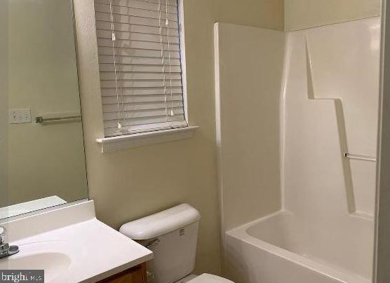 312 Gale Ave, Chesapeake VA 23323-3017 exterior