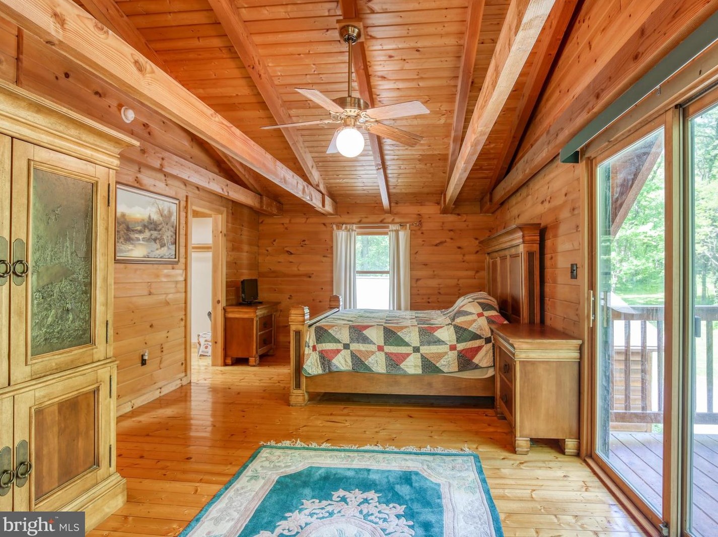 872 Bench Ln, Mount Weather VA  20135-4861 exterior