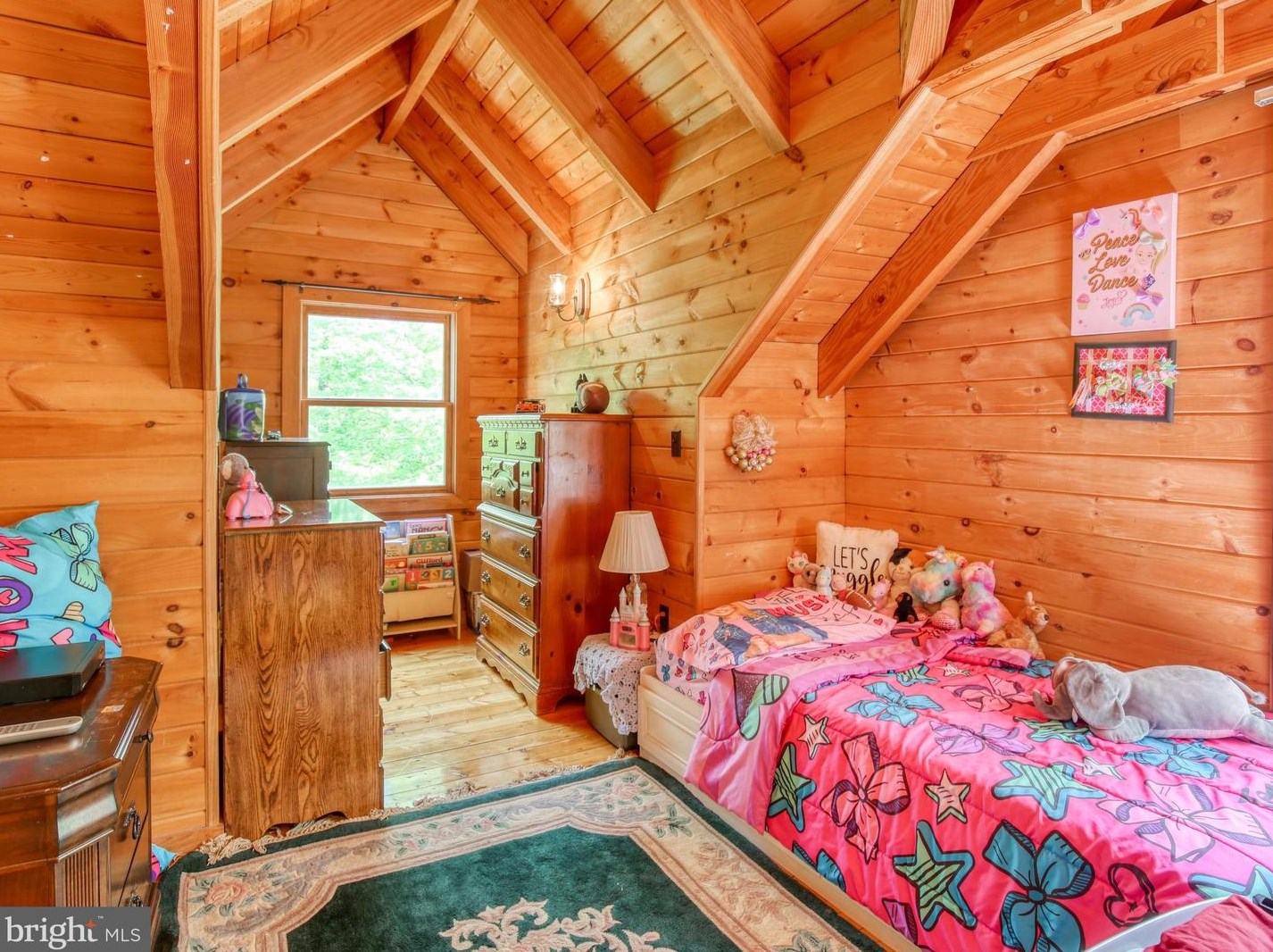 872 Bench Ln, Mount Weather VA  20135-4861 exterior