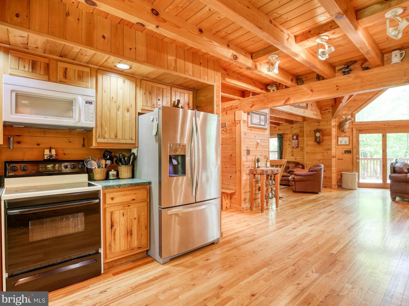 872 Bench Ln, Mount Weather VA  20135-4861 exterior