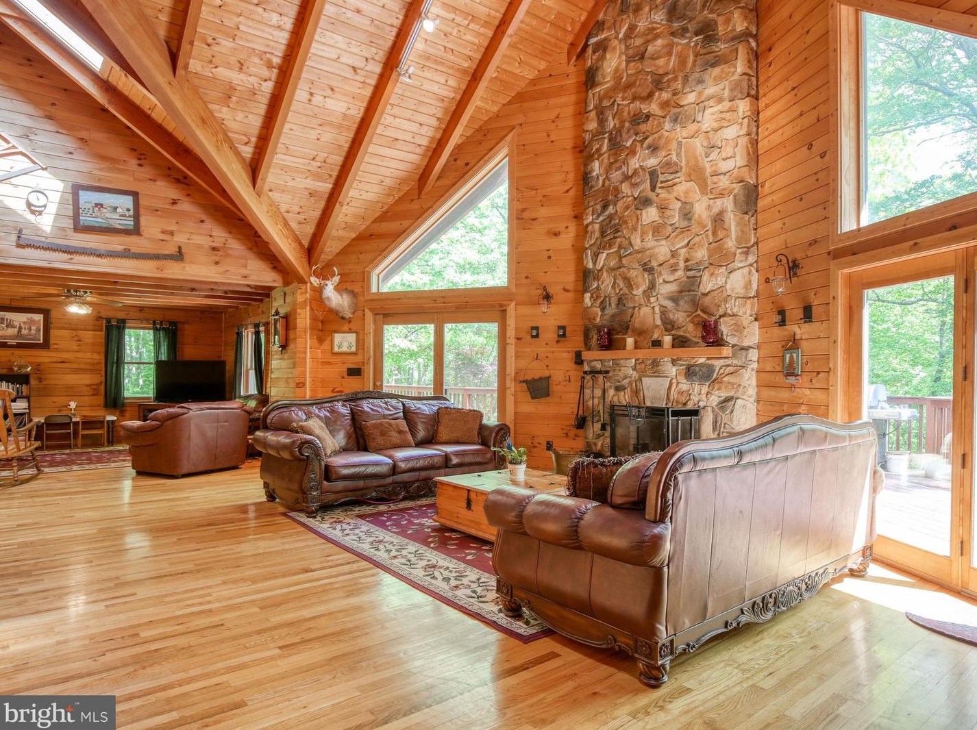 872 Bench Ln, Mount Weather VA  20135-4861 exterior