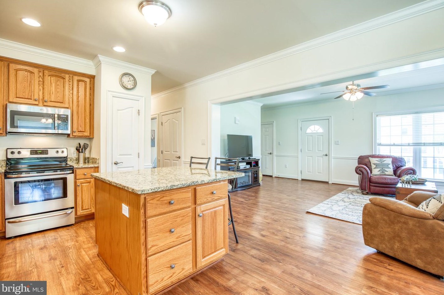 220 Chamberlain St, Mount Weather VA 22611 exterior