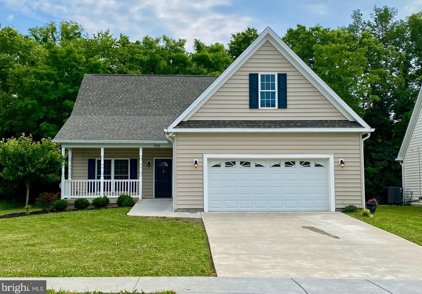 220 Chamberlain St, Mount Weather VA 22611 exterior