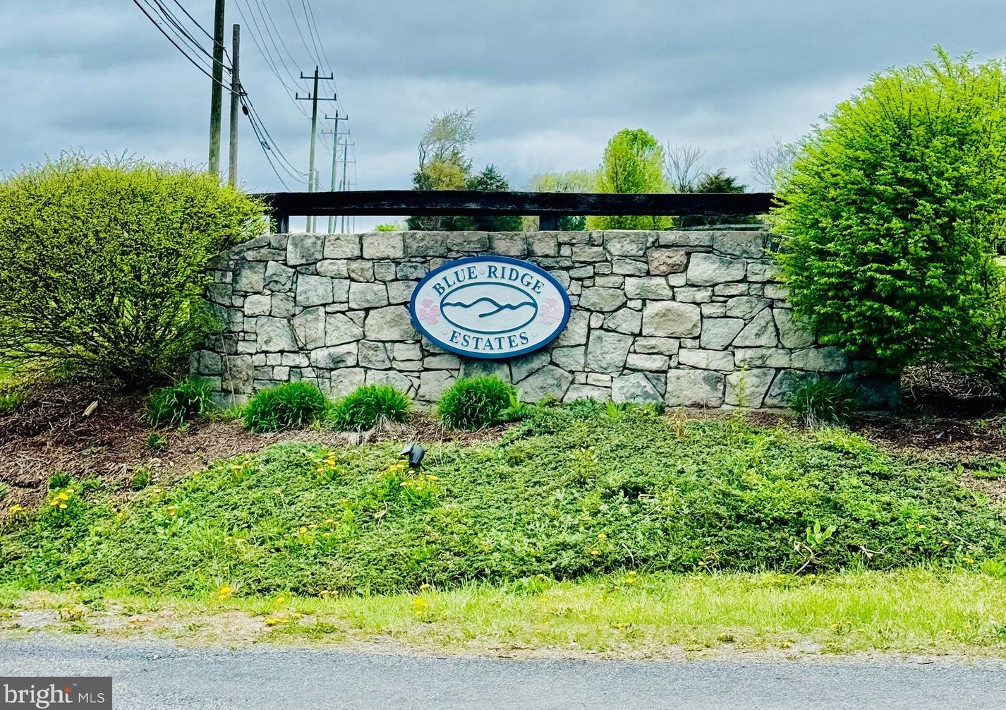 222 Spring House Ln, Mount Weather VA  22611-3141 exterior