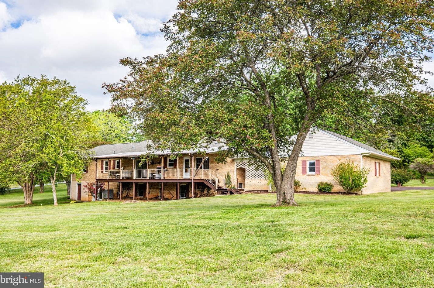 17418 Waterloo Rd, Viewtown VA  20106-2166 exterior