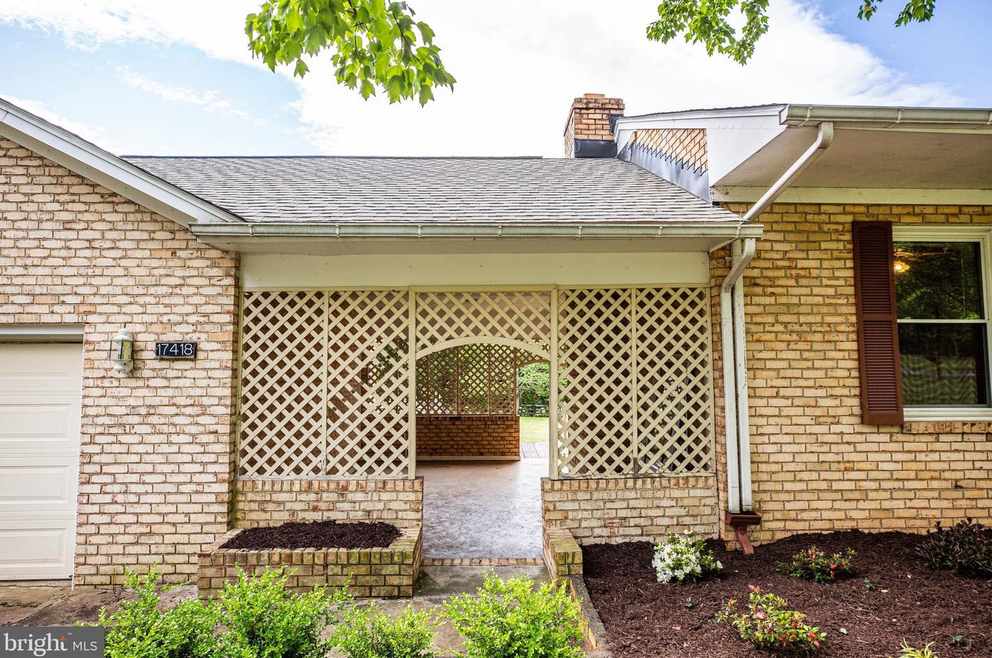 17418 Waterloo Rd, Viewtown VA  20106-2166 exterior