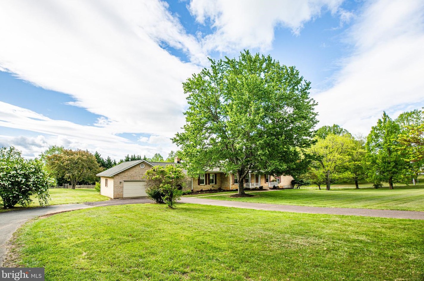 17418 Waterloo Rd, Viewtown VA  20106-2166 exterior
