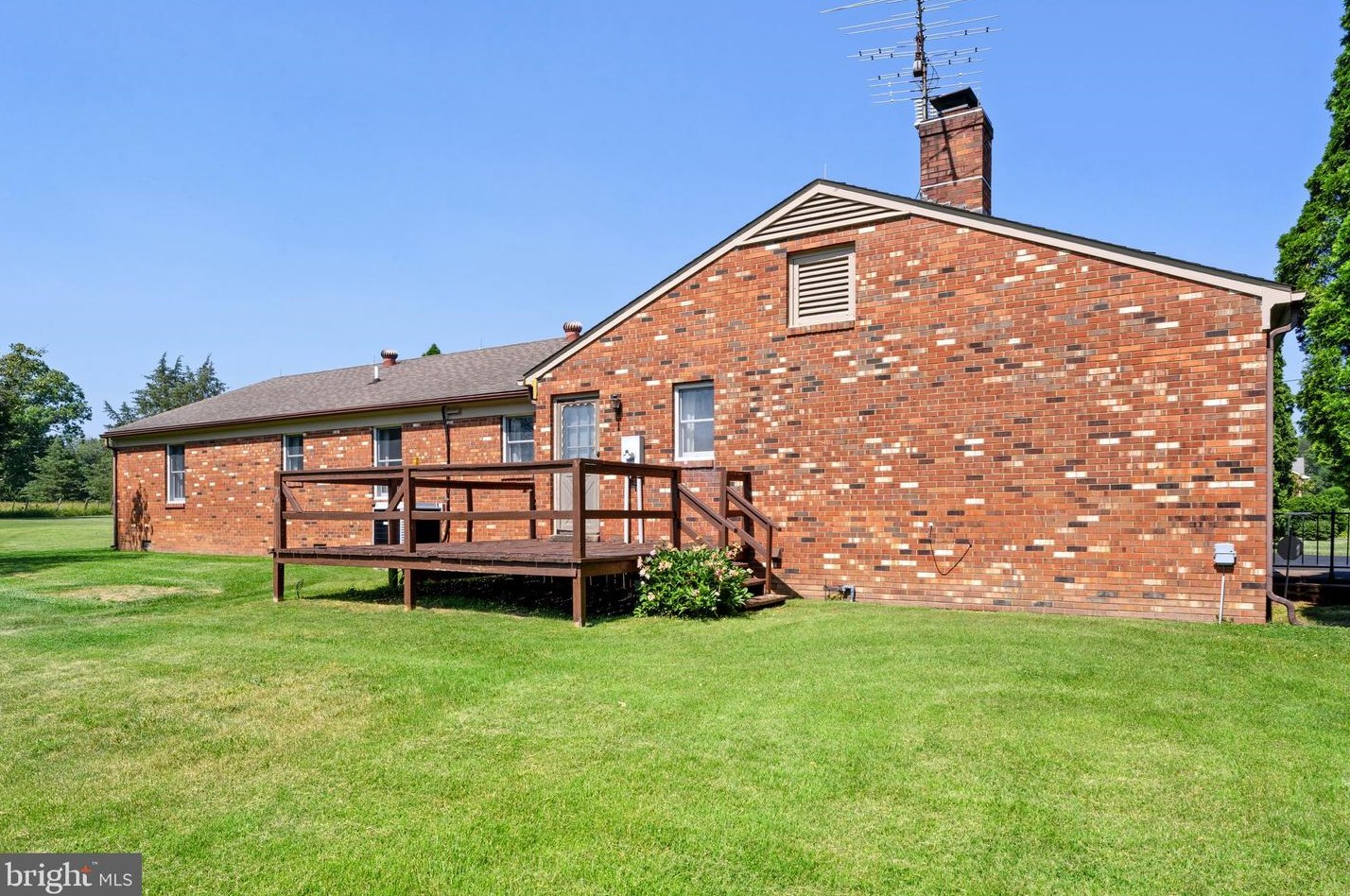 20266 Cedar Grv Rd, Culpeper VA  22701-7808 exterior