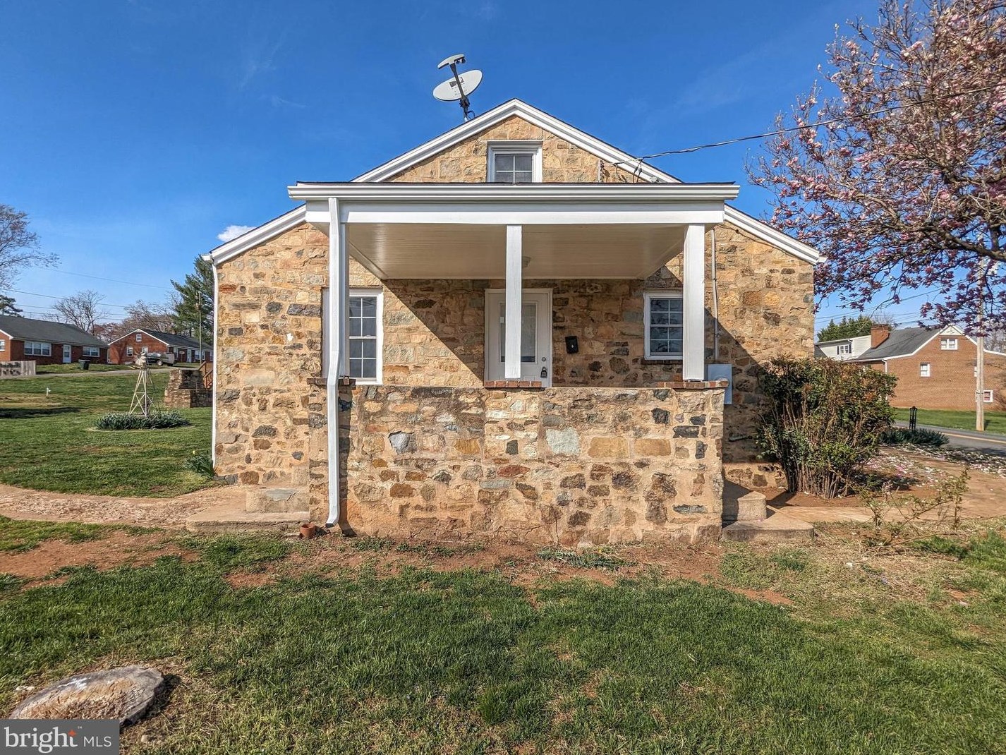 902 Hendrick St, Culpeper VA  22701-2204 exterior