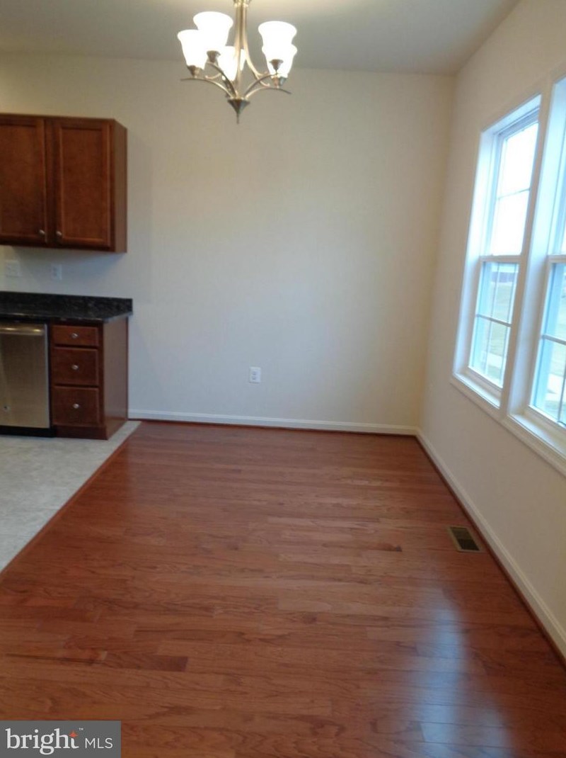 7107 Durrette Rd, Ruther Glen VA  22546-2876 exterior