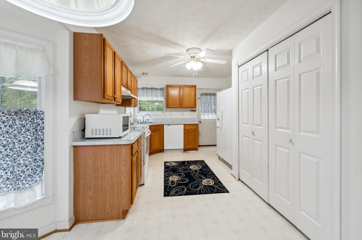 74 Albertson Ct, Ruther Glen VA  22546-1512 exterior