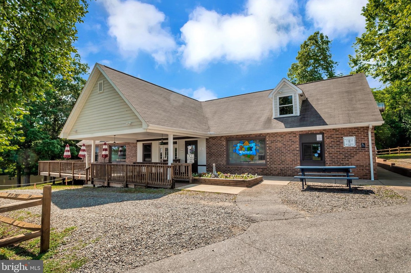 600 Joy Dr, Ruther Glen VA  22546-1202 exterior