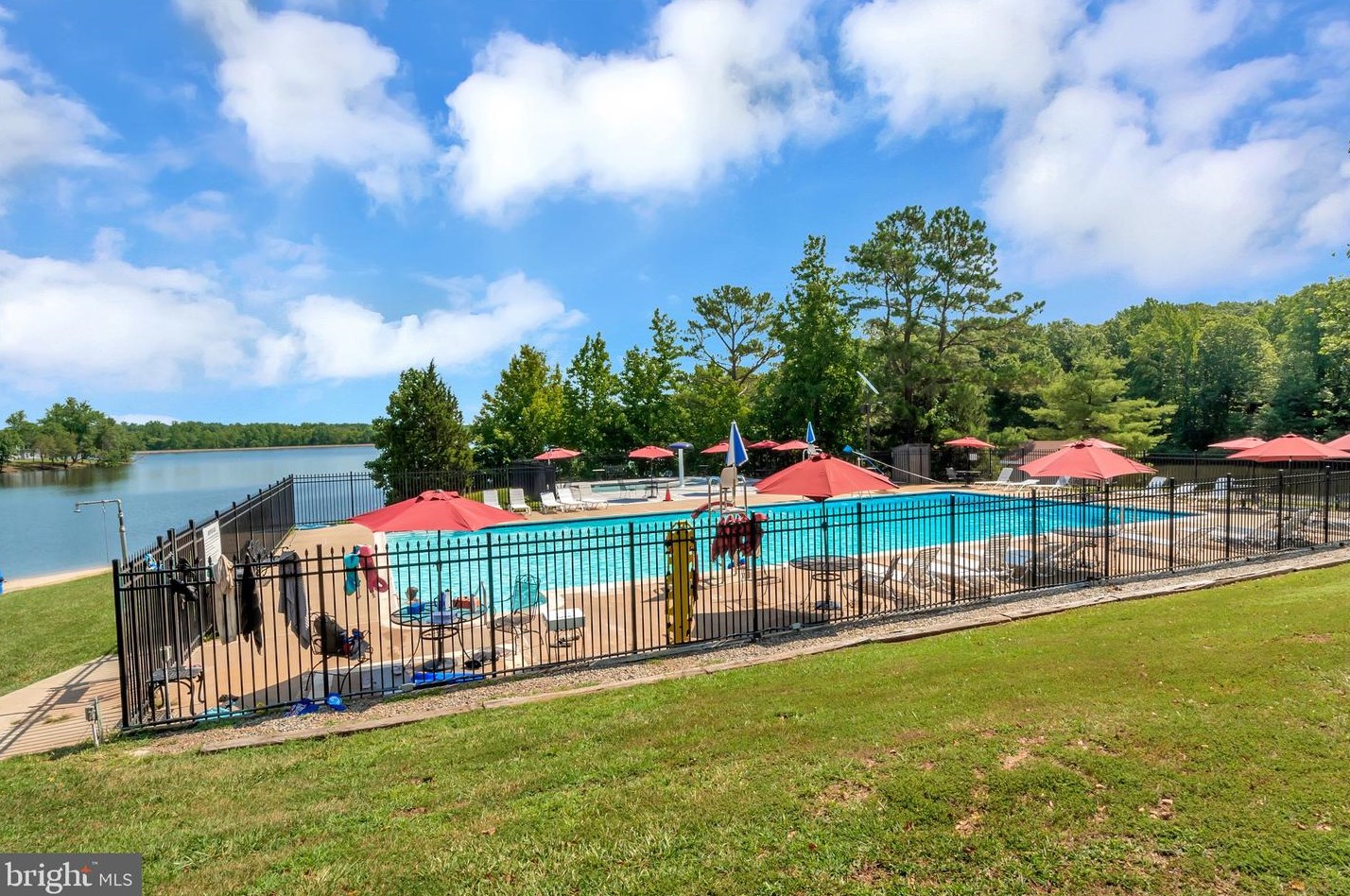 600 Joy Dr, Ruther Glen VA  22546-1202 exterior