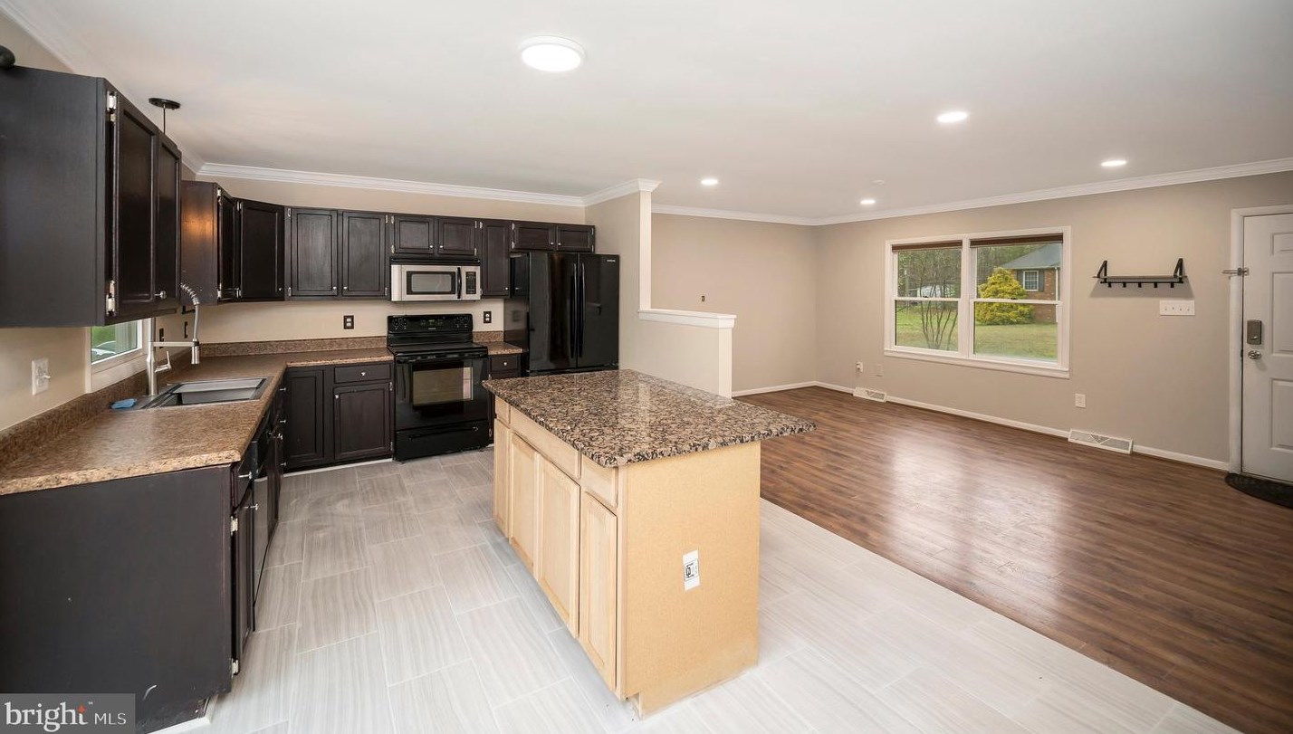 12216 Bunya Ln, Ruther Glen VA  22546-3547 exterior