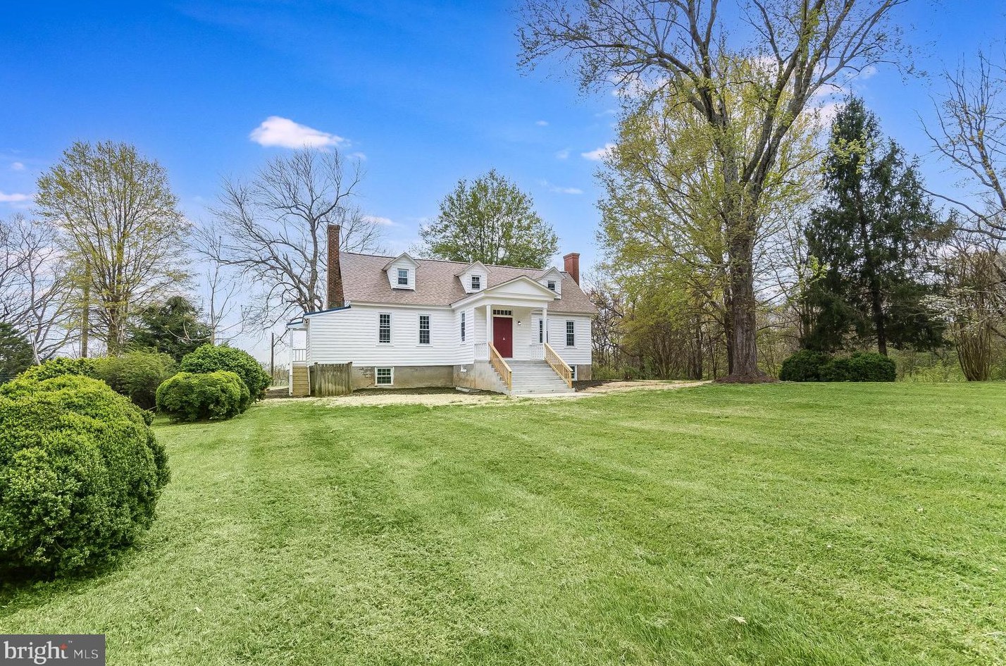 2349 Skinkers Neck Rd, Rappnhanck VA  22538-2024 exterior
