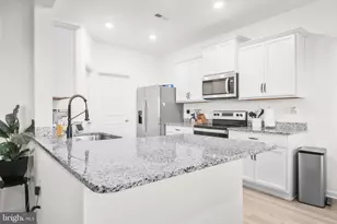 17033 Rollins Rd, Bowling Green, VA 22427 - Photo 9