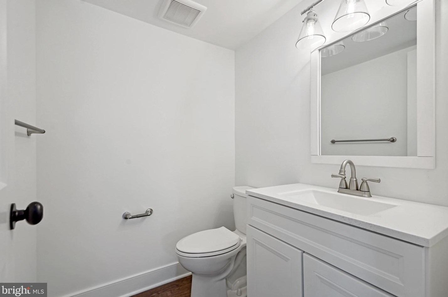 608 Jackson St, Falls Church VA  22046-2828 exterior