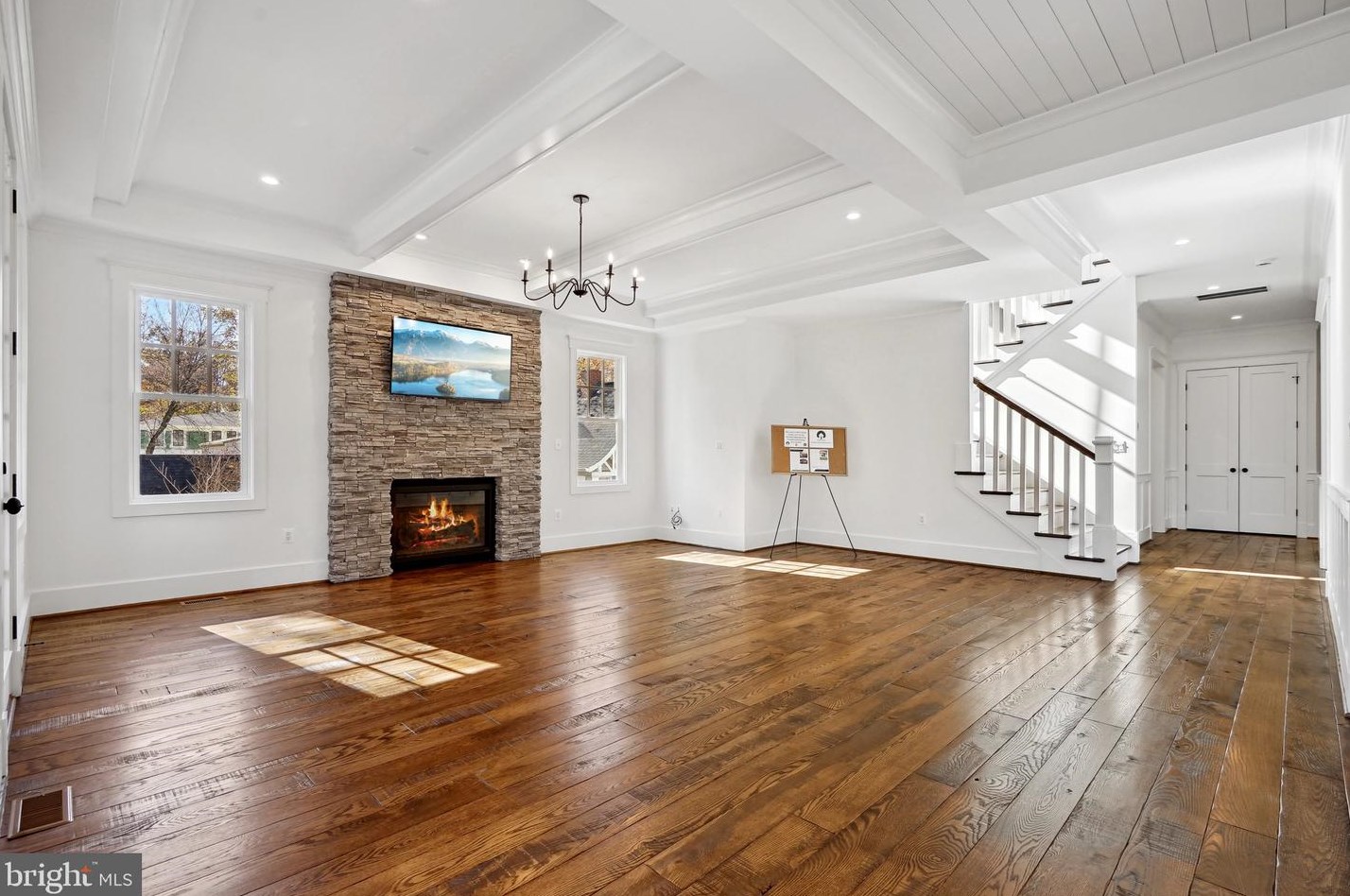 608 Jackson St, Falls Church VA  22046-2828 exterior