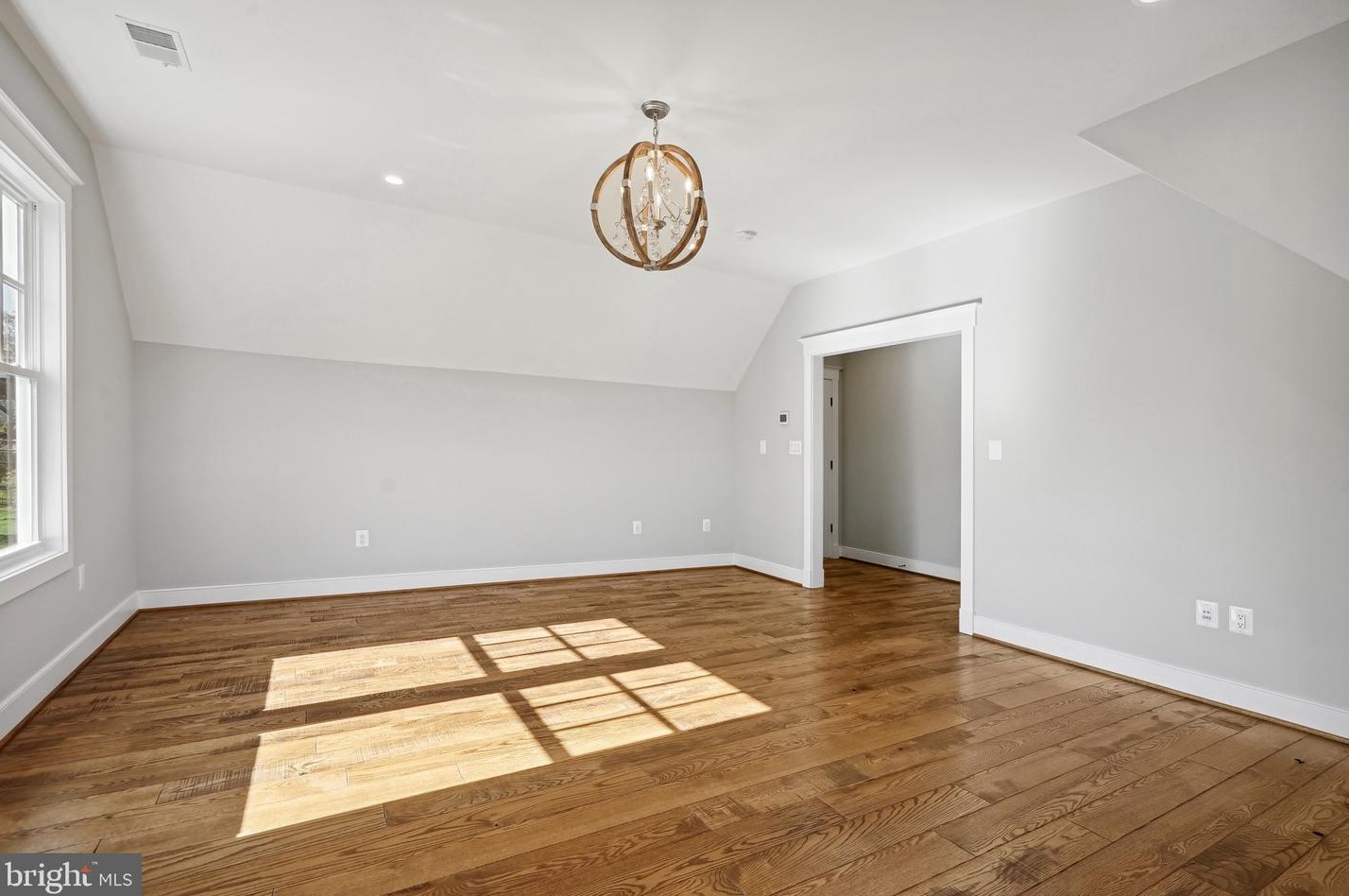 608 Jackson St, Falls Church VA  22046-2828 exterior