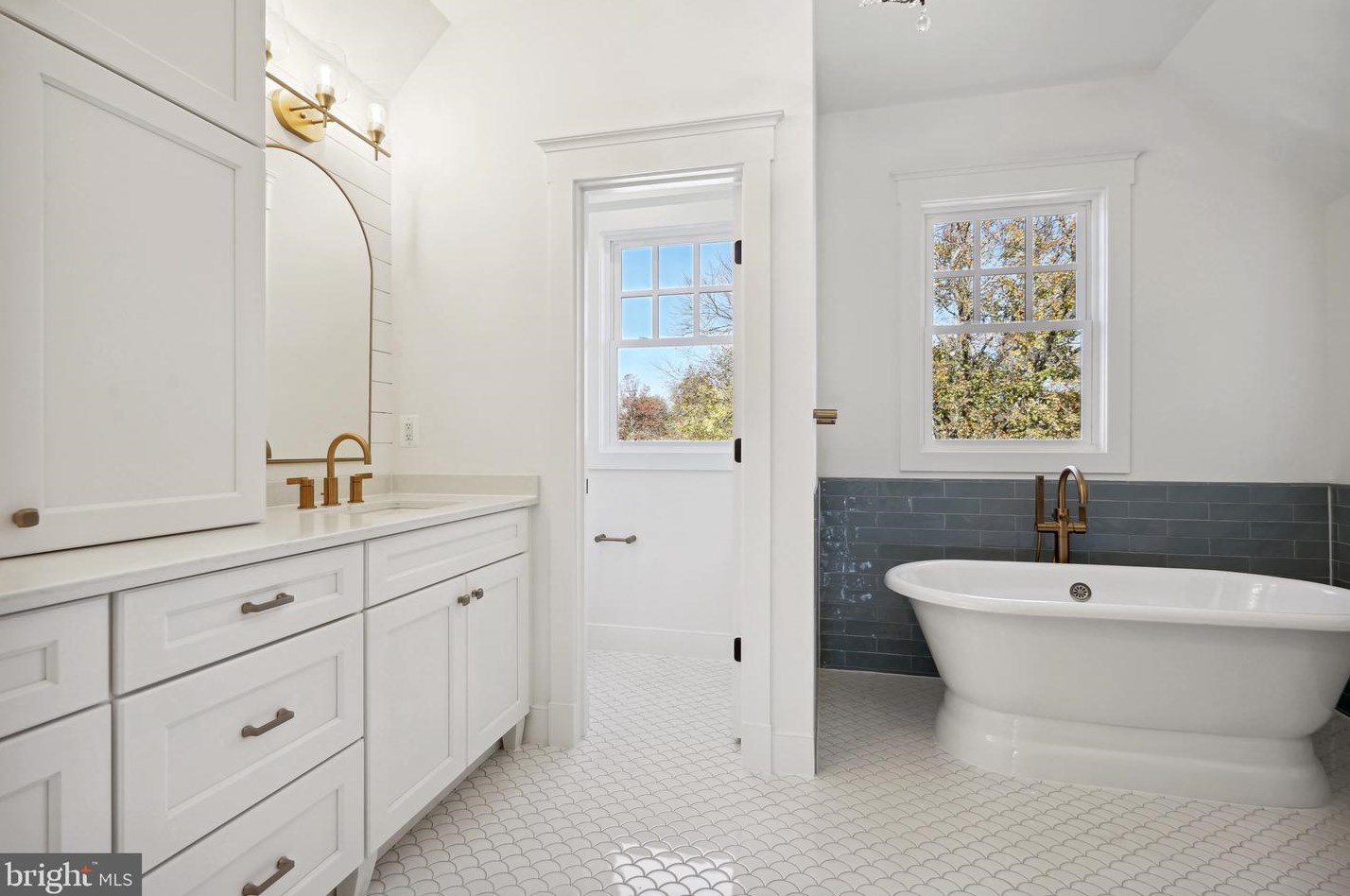 608 Jackson St, Falls Church VA  22046-2828 exterior