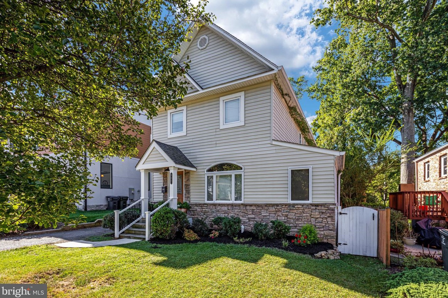 907 Lincoln Ave, Falls Church VA  22046-2512 exterior