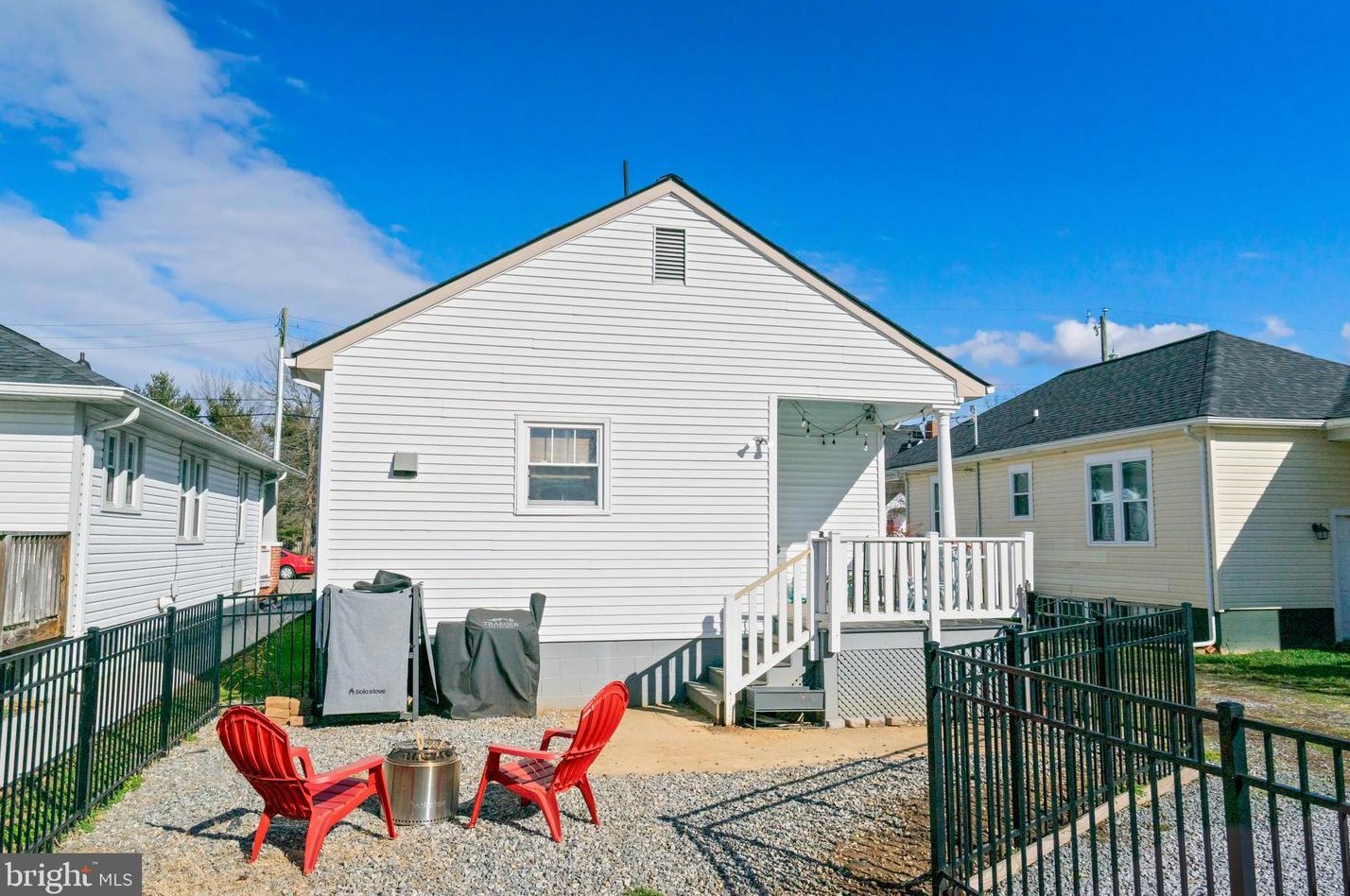 2010 Charles St, Fredericksburg VA  22401-3417 exterior