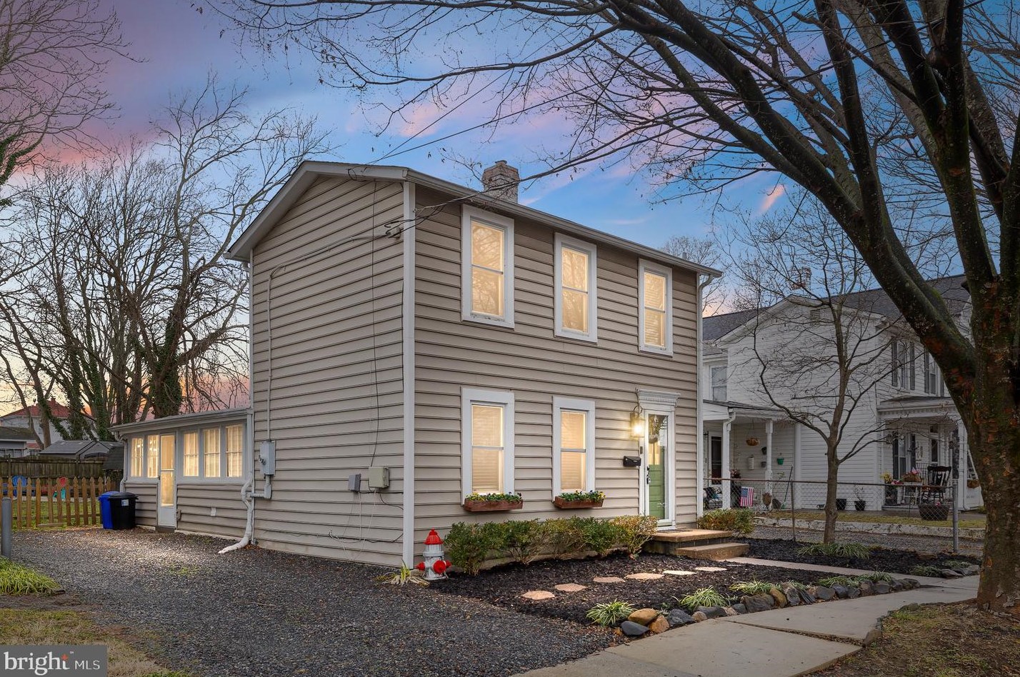2622 Caroline St, Fredericksburg VA  22401-3229 exterior