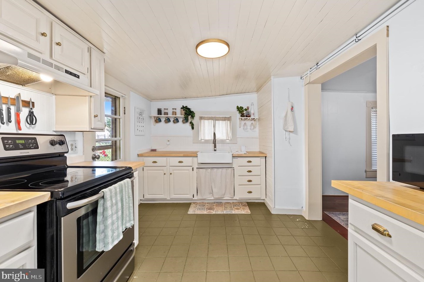 2622 Caroline St, Fredericksburg VA  22401-3229 exterior
