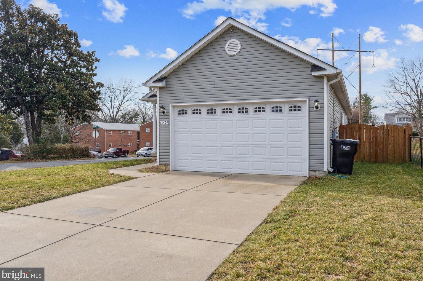 140 Ridgeway St, Fredericksburg VA  22401-2256 exterior