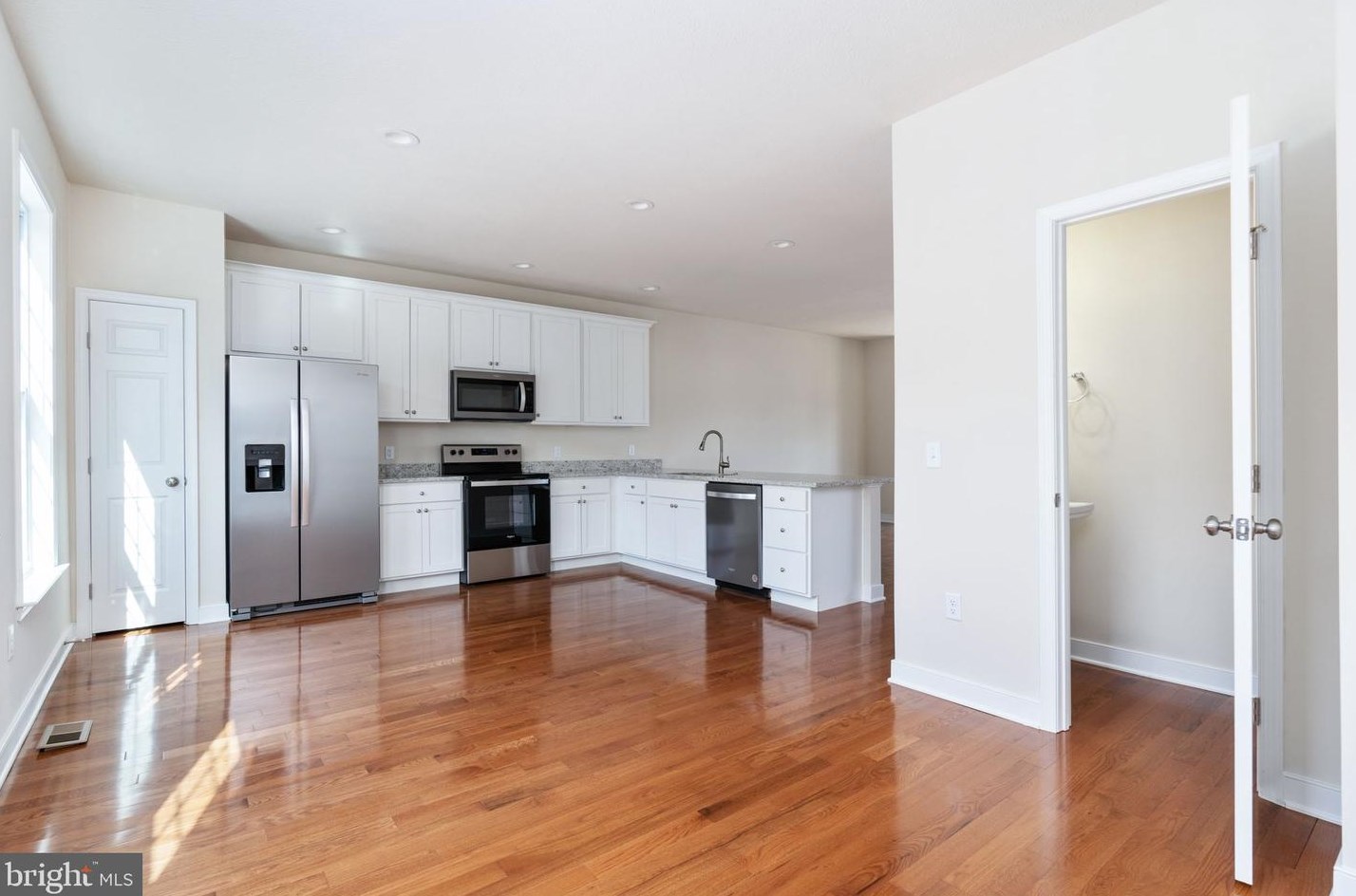 1006 Wicklow Dr, Fredericksburg VA  22401-2722 exterior