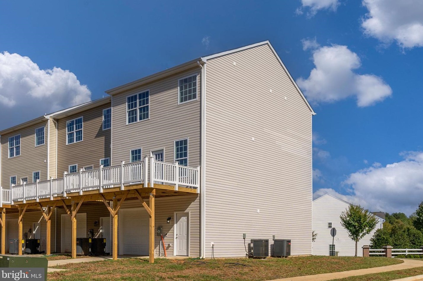 1006 Wicklow Dr, Fredericksburg VA  22401-2722 exterior
