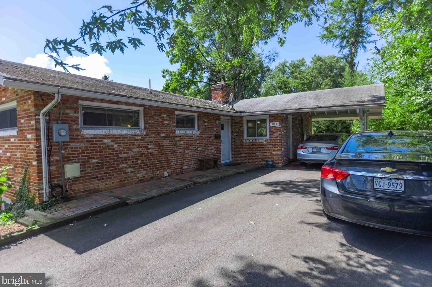 9920 Pinehurst Ave, Fairfax VA  22030-2031 exterior