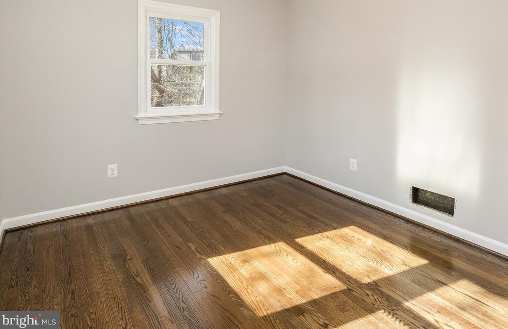 10126 Dwight Ave, Fairfax VA  22032-1034 exterior