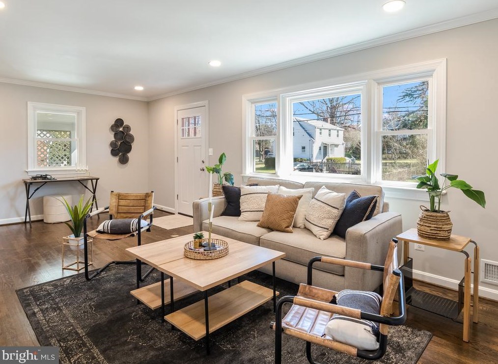 10126 Dwight Ave, Fairfax VA  22032-1034 exterior