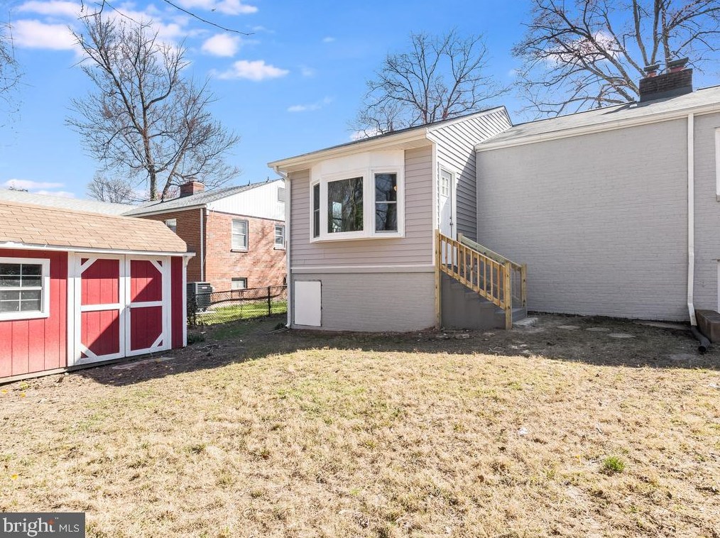 10126 Dwight Ave, Fairfax VA  22032-1034 exterior